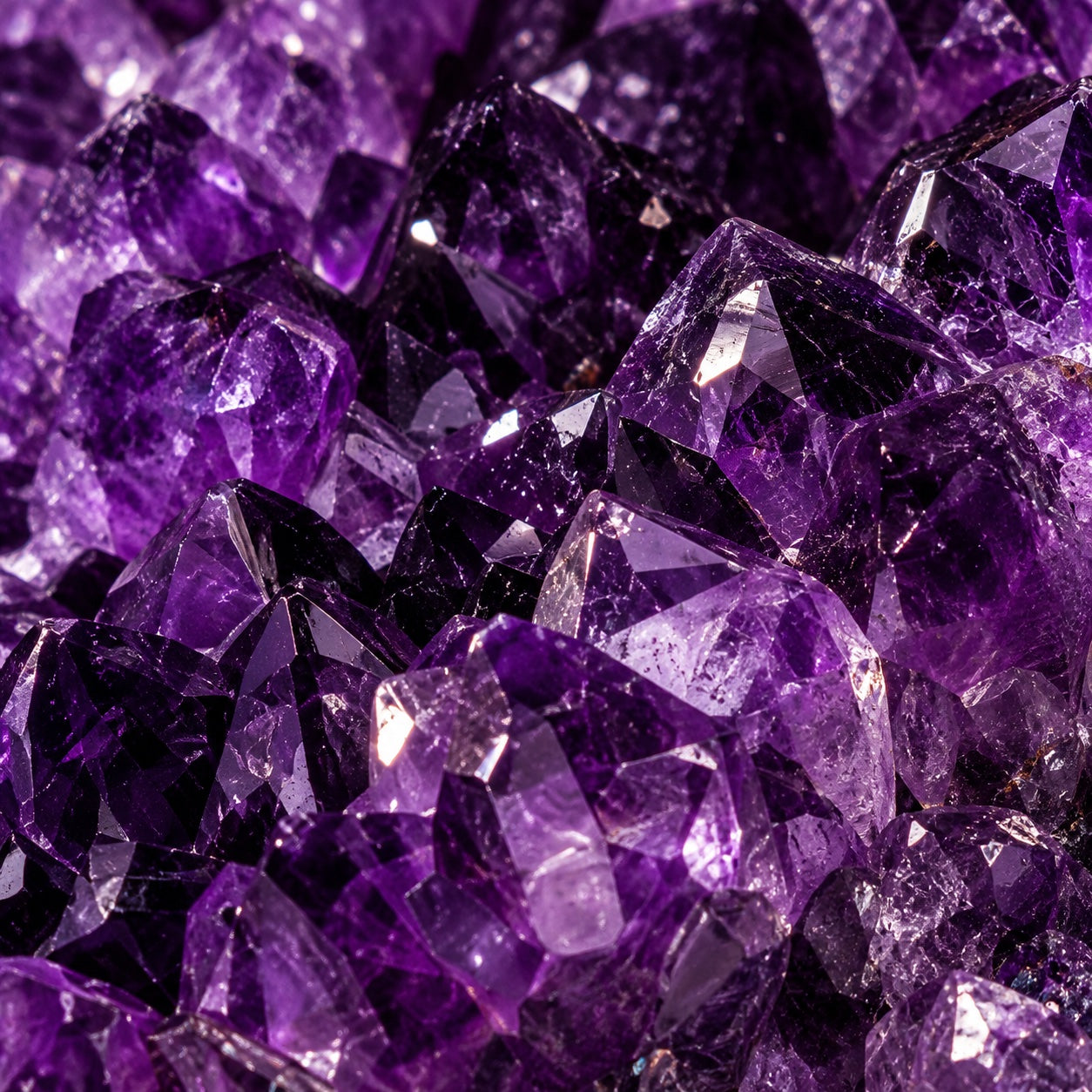 The natural geometry of amethyst crystals